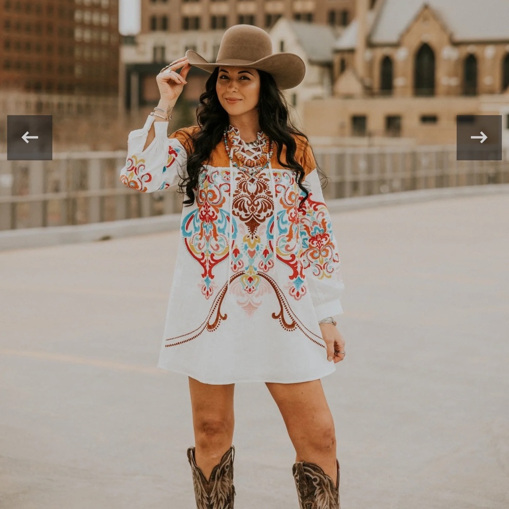 Savanna Jane embroidered tunic top